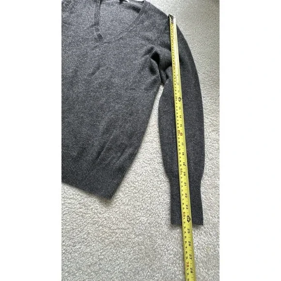 Halogen 100% Cashmere Sweater Women's Small V-Neck Heathered Gray - Picture 6 of 11